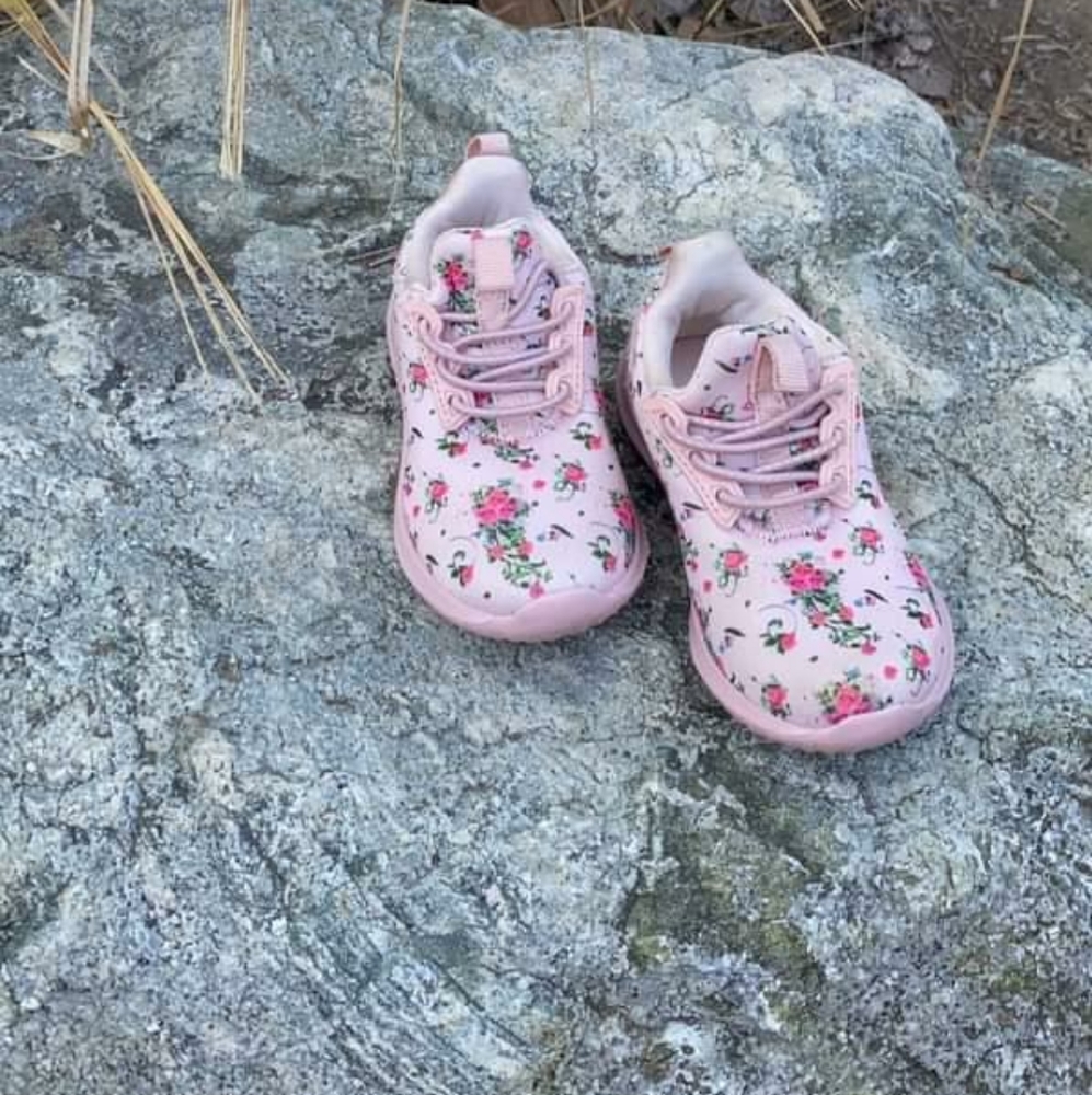 Geers by Dream seek light pink with flowers size 6 for girls